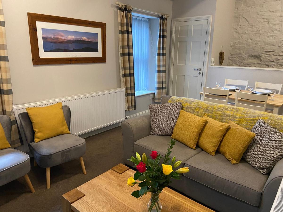 Brampton Holiday Homes - The Mews Apartment ภายนอก รูปภาพ