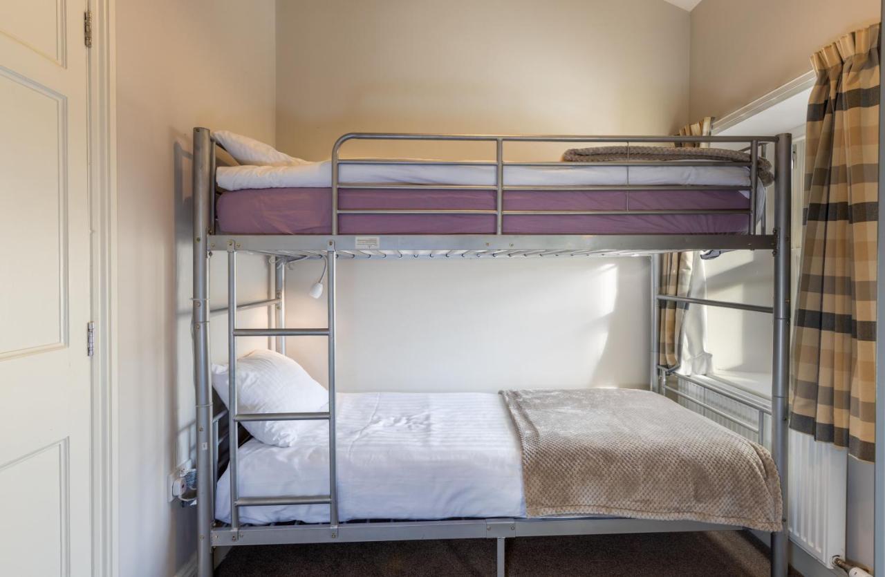 Brampton Holiday Homes - The Mews Apartment ภายนอก รูปภาพ